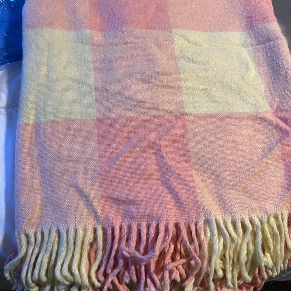 Tex/Alpa woven throw blanket